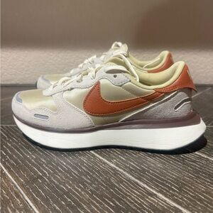Nike Waffle Debut Sneakers Women’s 7 Cream Tan Orange Retro Running FD2196-700